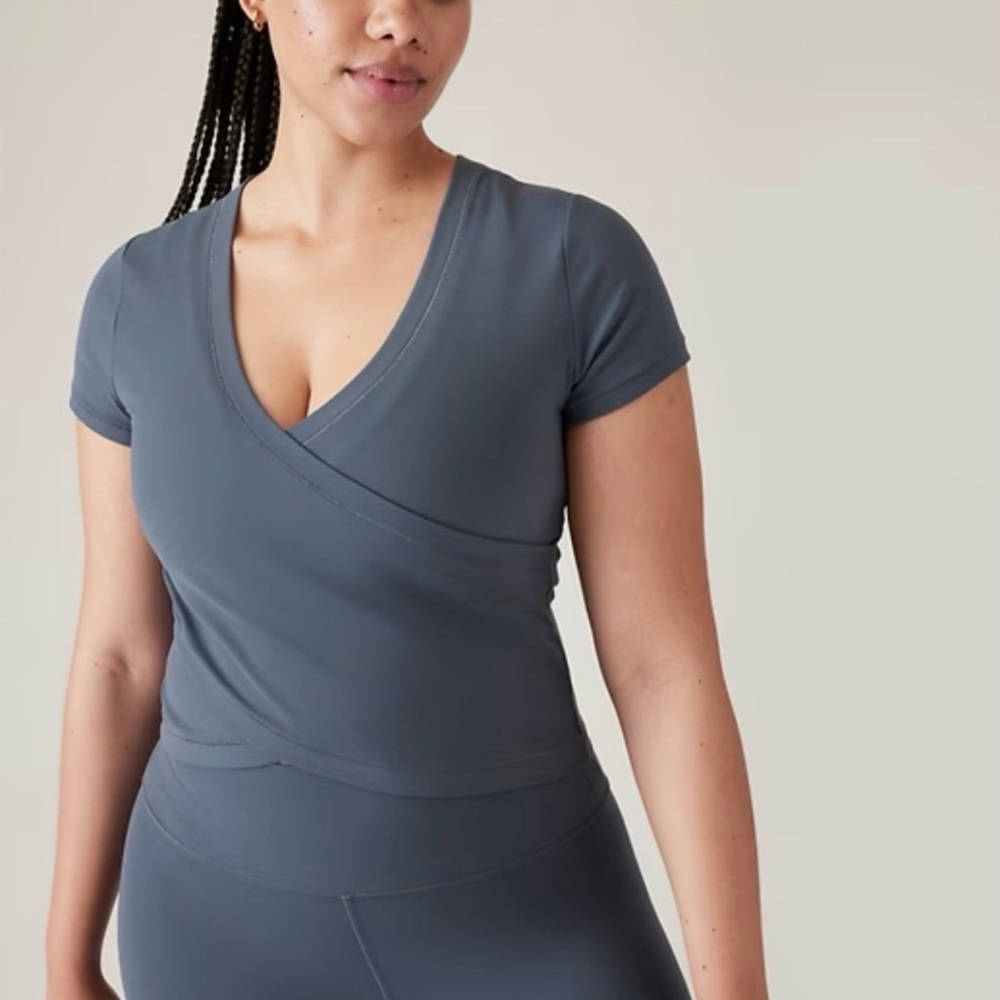 Athleta Transcend Wrap Tee Granite Blue size Small Athleisure Activewear